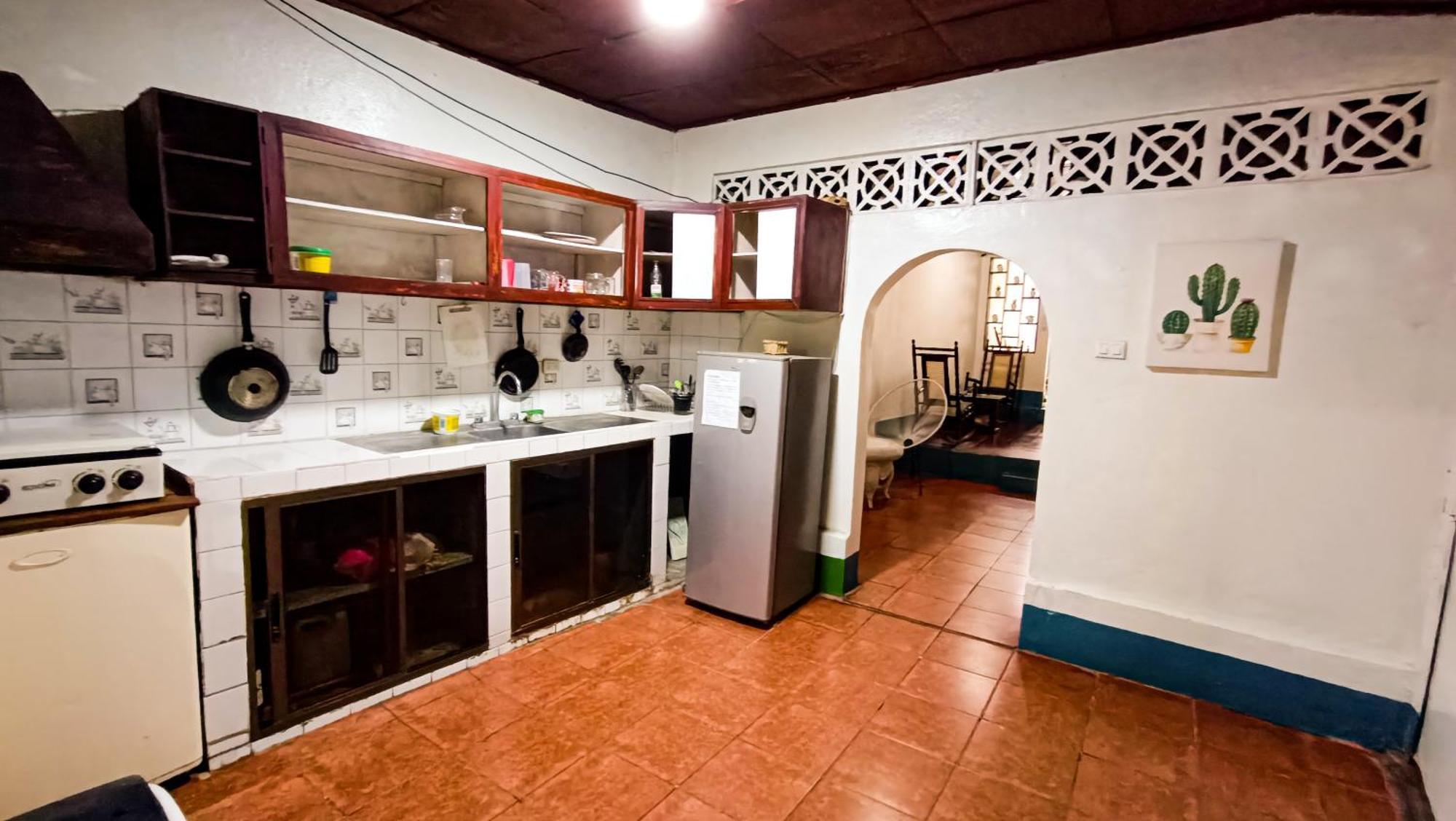 Hostal El Rio León Zewnętrze zdjęcie