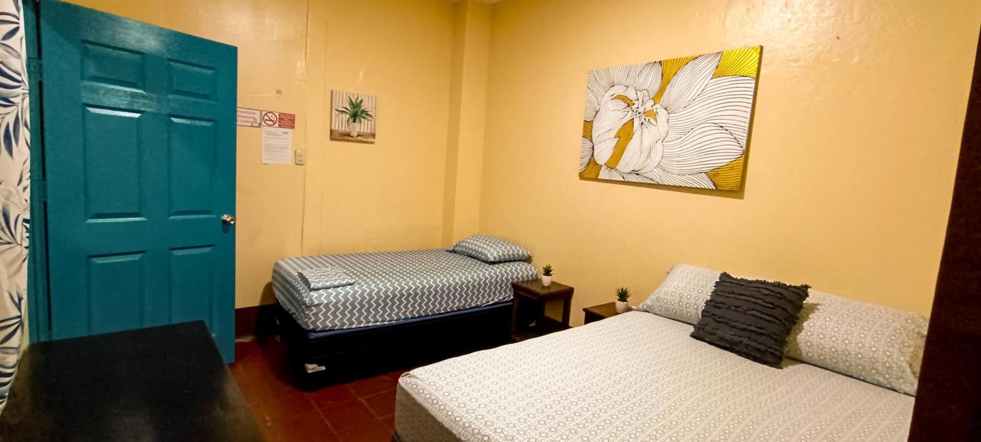 Hostal El Rio León Zewnętrze zdjęcie