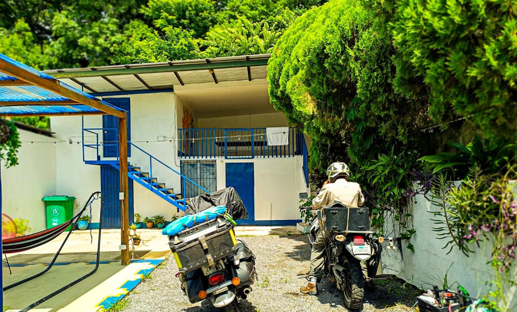 Hostal El Rio León Zewnętrze zdjęcie